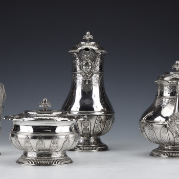 Cardeilhac - Tea and coffee service in sterling silver, 19th century Model LOUIS XIV MASCARONS