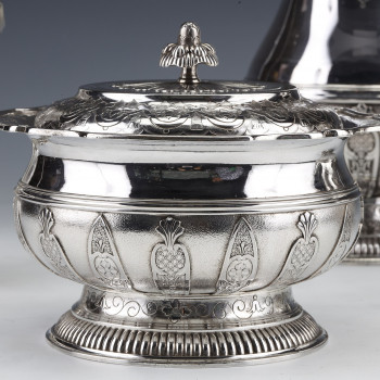 Cardeilhac - Tea and coffee service in sterling silver, 19th century Model LOUIS XIV MASCARONS