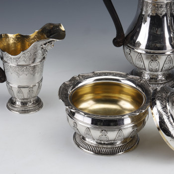 Cardeilhac - Tea and coffee service in sterling silver, 19th century Model LOUIS XIV MASCARONS