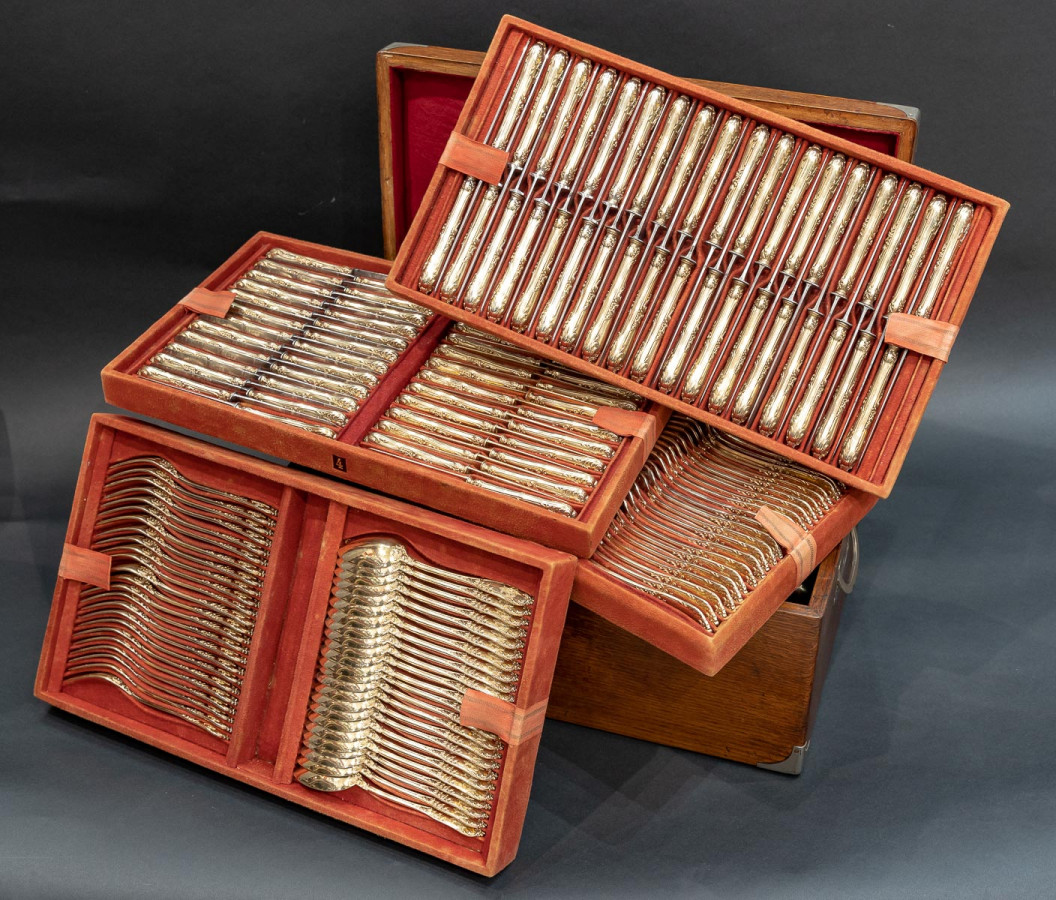 VICTOR BOIVIN - MENAGERE DE COUVERTS EN ARGENT &  VERMEIL 220 PIECES - FIN XIXè