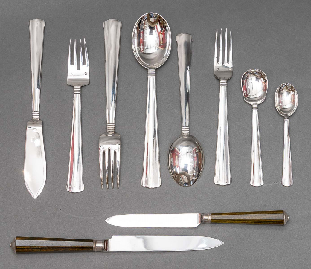 Orfèvre R. LINZELER - Ménagère de couverts en argent 123 pièces circa1930