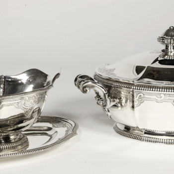 LAPPARRA - Vegetable dish and sauce boat in solid silver circa 19th century