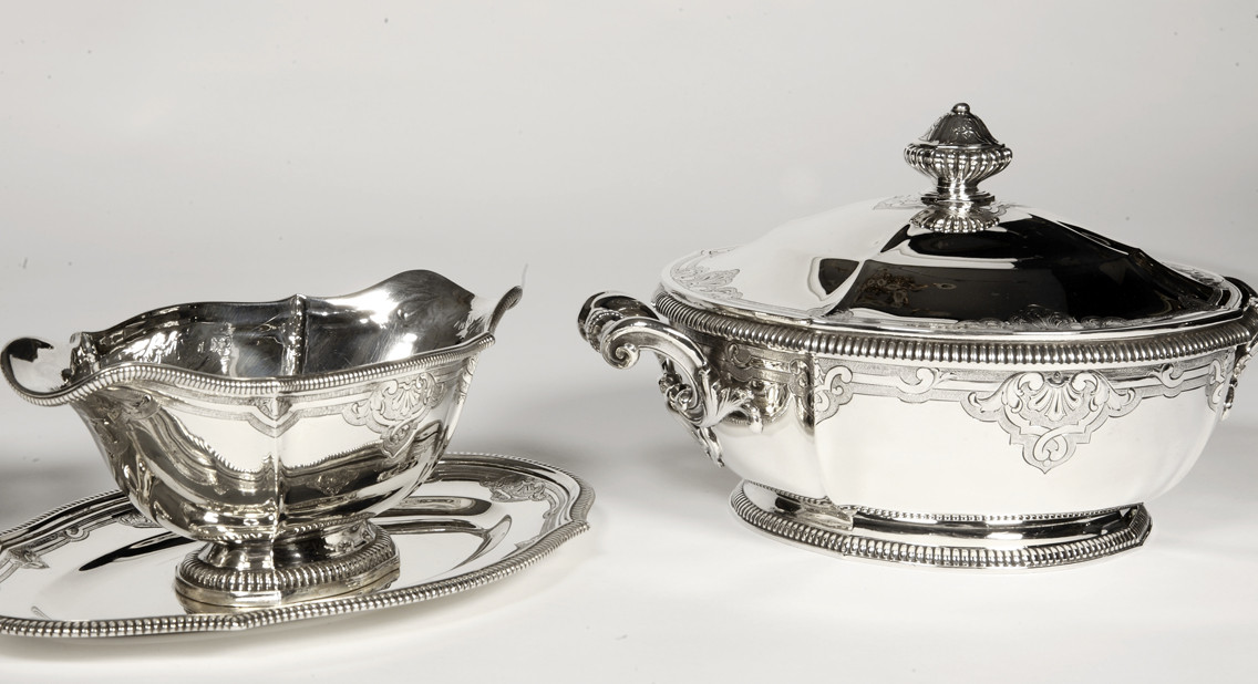 LAPPARRA - Vegetable dish and sauce boat in solid silver circa 19th century