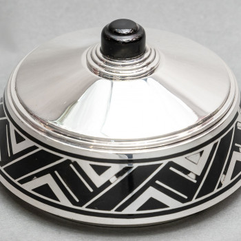 Orfèvre R. LINZELER – Boite en argent massif et émail noir – Epoque ART DECO