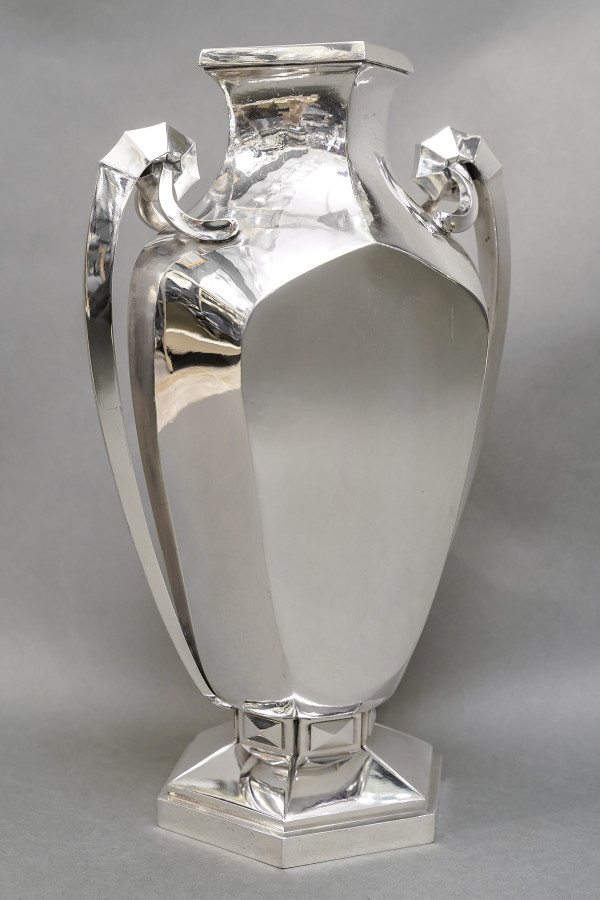 Orfèvre BOULENGER – Vase en argent massif ART DECO circa 1925/1930