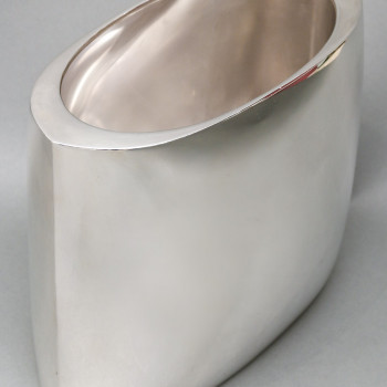 DE VECCHI – Vase en argent massif design Italien 1970