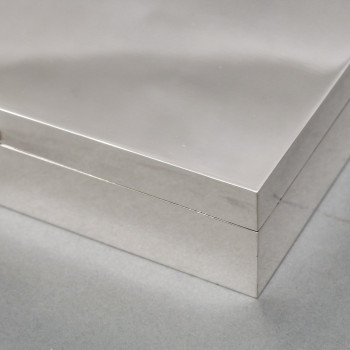 Large and beautiful rectangular box in solid silver,  XXe