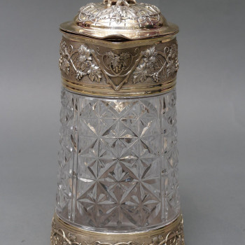 Orfèvre ODIOT - Cut crystal pitcher with vermeil setting 19th century