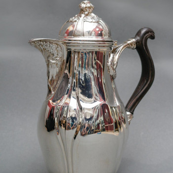 LELIÈVRE (Eugène-Alfred) – TIFFANY solid silver coffee pot circa 1880 ART NOUVEAU.