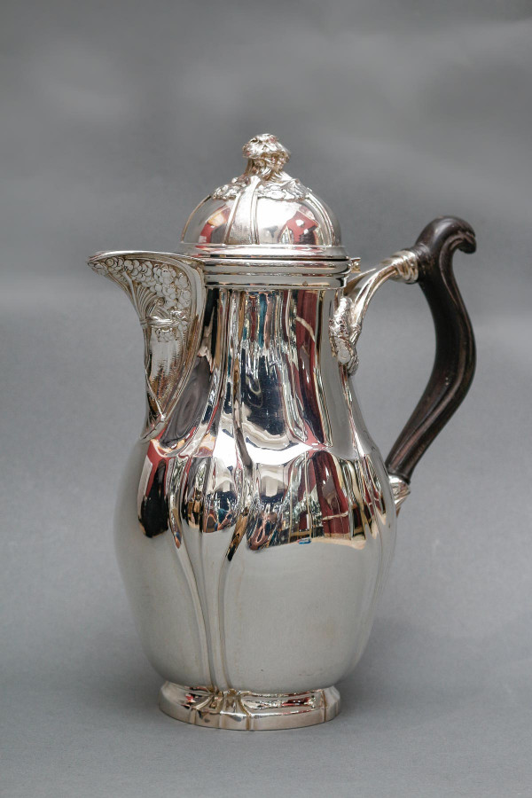 LELIÈVRE (Eugène-Alfred) – TIFFANY solid silver coffee pot circa 1880 ART NOUVEAU.