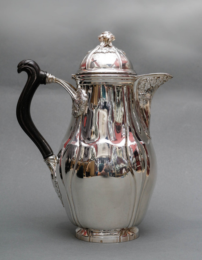 LELIÈVRE (Eugène-Alfred) – Verseuse en argent Massif TIFFANY circa 1880  ART NOUVEAU