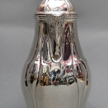LELIÈVRE (Eugène-Alfred) – Verseuse en argent Massif TIFFANY circa 1880  ART NOUVEAU