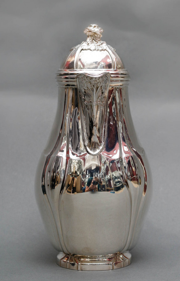 LELIÈVRE (Eugène-Alfred) – Verseuse en argent Massif TIFFANY circa 1880  ART NOUVEAU