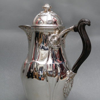 LELIÈVRE (Eugène-Alfred) – TIFFANY solid silver coffee pot circa 1880 ART NOUVEAU.