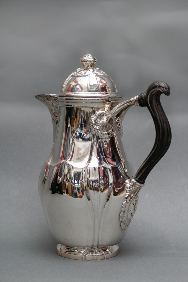 LELIÈVRE (Eugène-Alfred) – Verseuse en argent Massif TIFFANY circa 1880  ART NOUVEAU