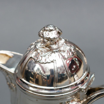 LELIÈVRE (Eugène-Alfred) – Verseuse en argent Massif TIFFANY circa 1880  ART NOUVEAU