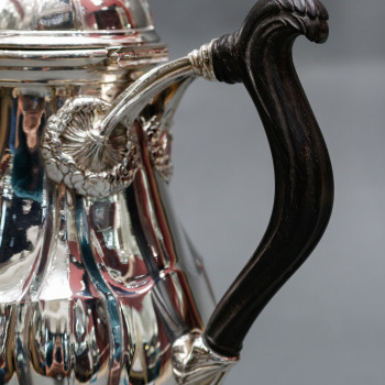 LELIÈVRE (Eugène-Alfred) – Verseuse en argent Massif TIFFANY circa 1880  ART NOUVEAU