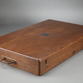 Centerpièce table its oak chest Late 19th century