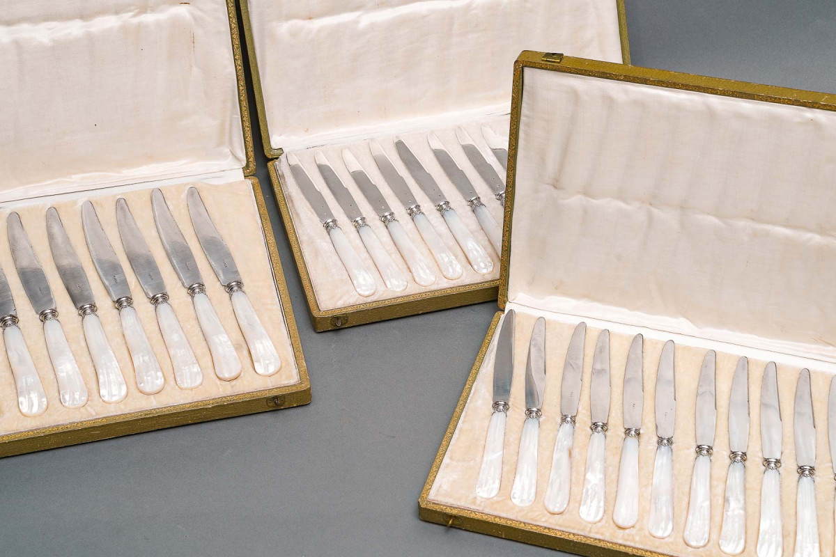 Cutlery service of 36 knives in original box ART DECO