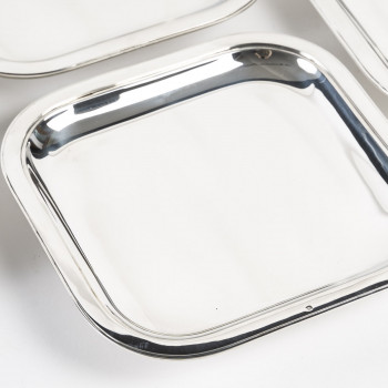 PUIFORCAT - Suite of 4 square dishes in ART DECO solid silver