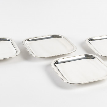 PUIFORCAT - Suite of 4 square dishes in ART DECO solid silver