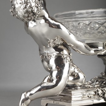 Orfèvre CHRISTOFLE - Centre de table en bronze argenté et coupe en cristal XIXe