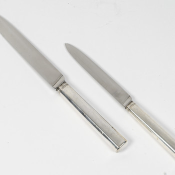 PUIFORCAT – Set of 16 silver ART DECO table knives and 10 dessert knives