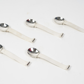 2 cuillers à moka en argent massif d’époque Art Déco