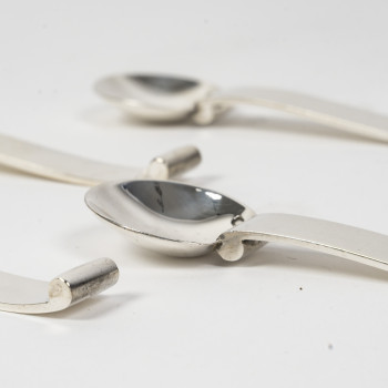 2 cuillers à moka en argent massif d’époque Art Déco