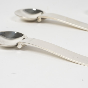 2 cuillers à moka en argent massif d’époque Art Déco