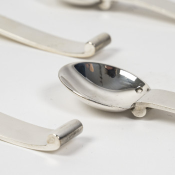 2 cuillers à moka en argent massif d’époque Art Déco
