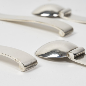 2 cuillers à moka en argent massif d’époque Art Déco