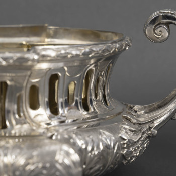 Silversmith of Merit - Rectangular solid silver planter with side handles, 19th  NAPOLEON III
