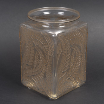 LALIQUE - Vase carré "Myrrhis" 1926