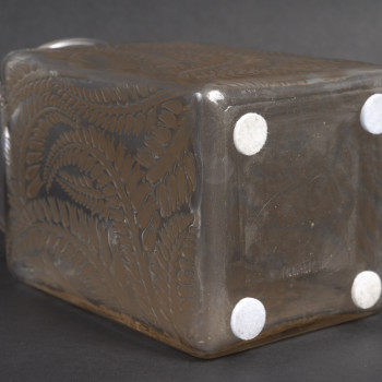 LALIQUE - Vase carré "Myrrhis" 1926