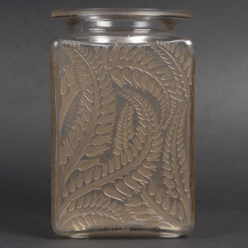 LALIQUE - Vase carré "Myrrhis" 1926