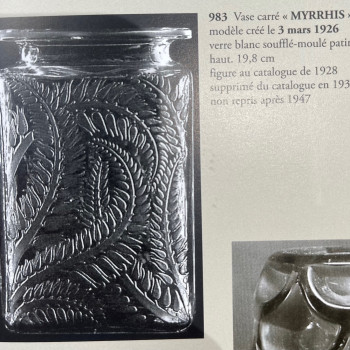 LALIQUE - Vase carré "Myrrhis" 1926