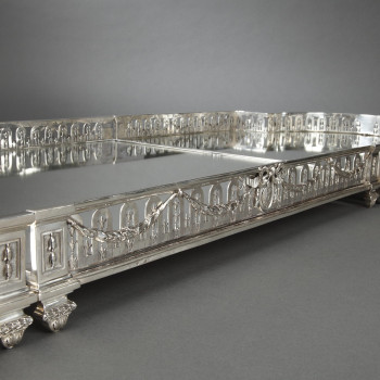 Silversmith QUEILLE - 19th century solid silver centerpiece with a three-part grid pattern