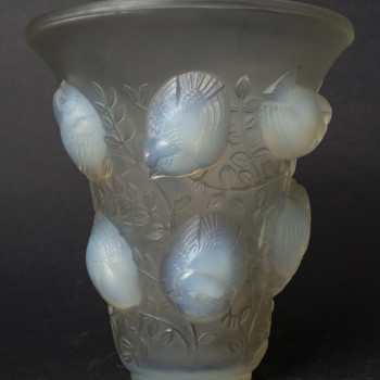 RENE LALIQUE – “Saint Francis” glass vase – Circa 1930