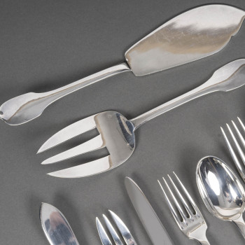 JEAN TETARD  SOLID SILVER FLATWARE SET - 100 PIECES  Circa 1930