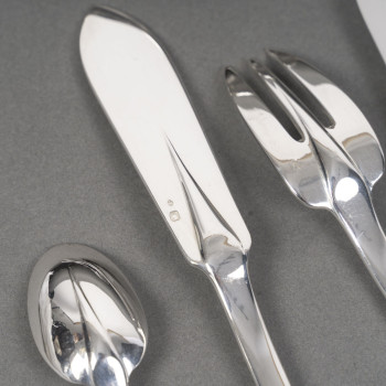 JEAN TETARD  SOLID SILVER FLATWARE SET - 100 PIECES  Circa 1930